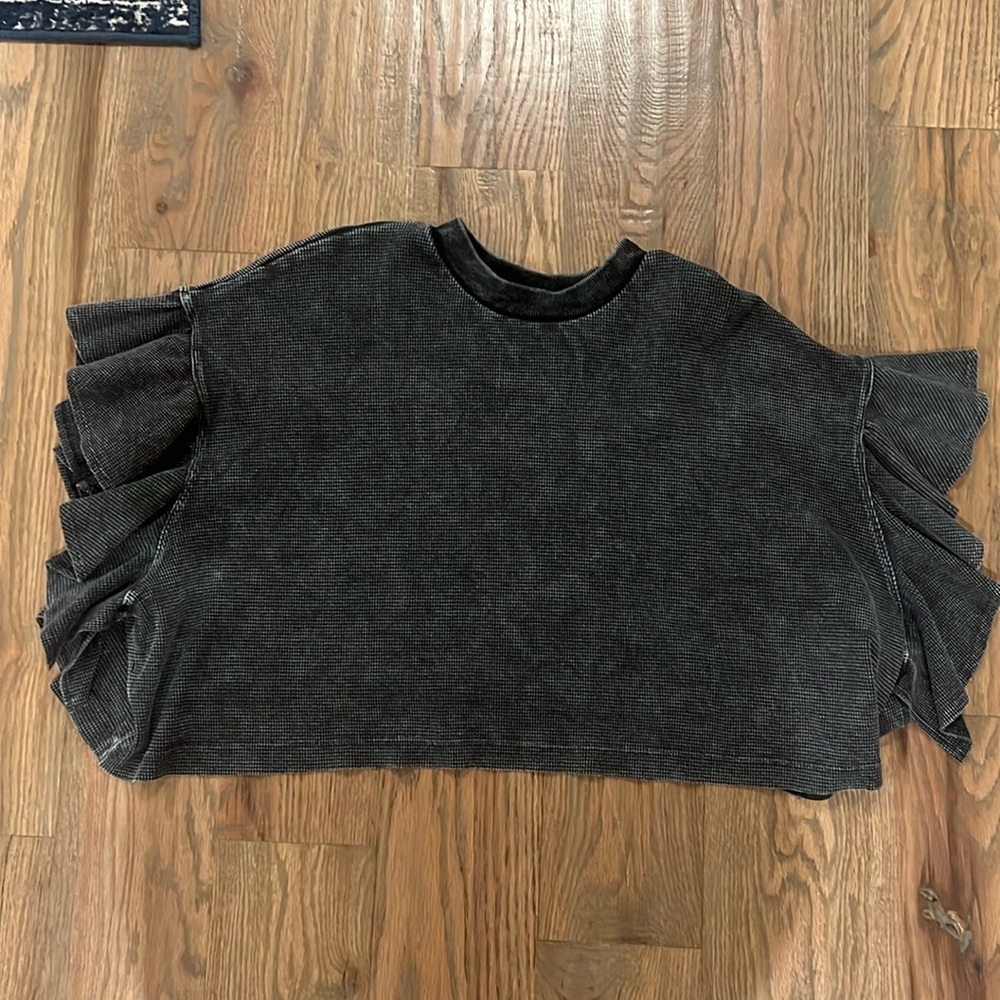 Altred State black cropped blouse size M
